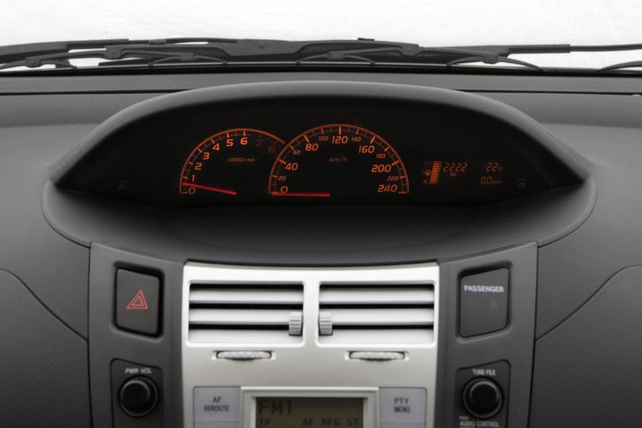  Toyota Yaris TS 2007 года  (фото 15 из 89)